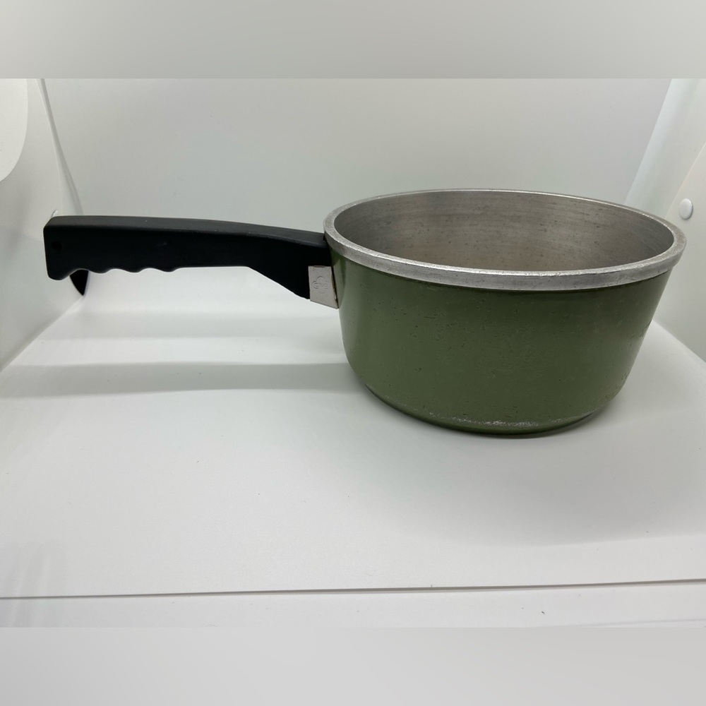 Vintage club, aluminum pot without lid, enamel, cookware, avocado green
